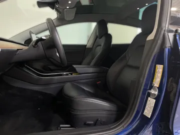 2020 Tesla Model 3 - image 10