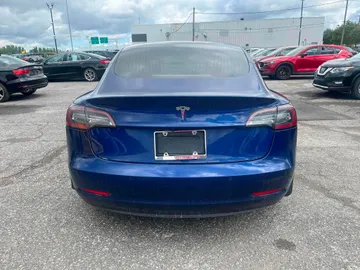 2020 Tesla Model 3 - image 7