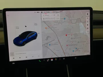 2020 Tesla Model 3 - image 15