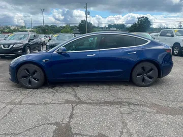 2020 Tesla Model 3 - image 6