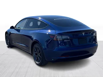 2022 Tesla Model 3 - image 12