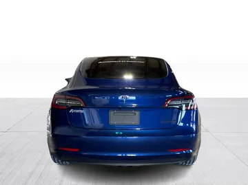 2022 Tesla Model 3 - image 13