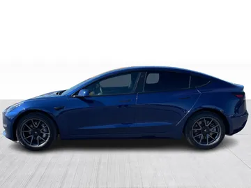 2022 Tesla Model 3 - image 11
