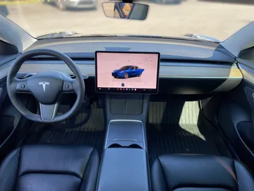 2022 Tesla Model 3 - image 4