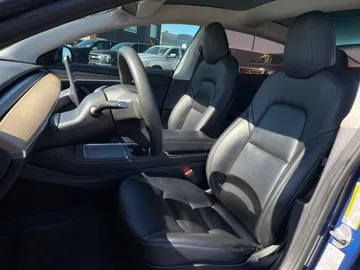2022 Tesla Model 3 - image 3