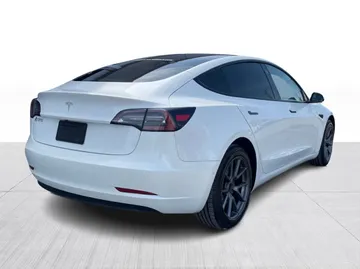 2021 Tesla Model 3 - image 15