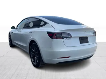 2021 Tesla Model 3 - image 12