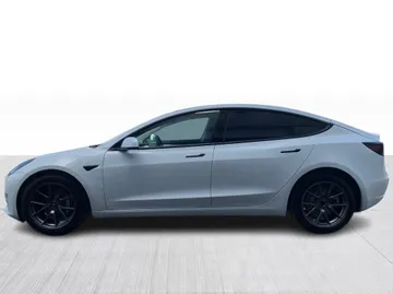 2021 Tesla Model 3 - image 11