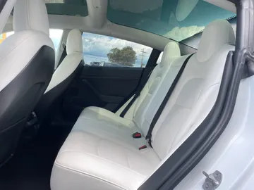 2021 Tesla Model 3 - image 16