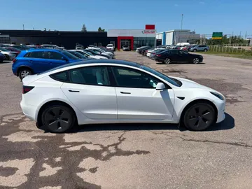 2021 Tesla Model 3 - image 6