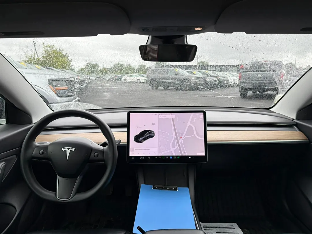 2021 Tesla Model 3 — photo 8