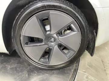 2021 Tesla Model 3 - image 7