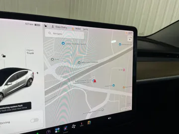 2021 Tesla Model 3 - image 21