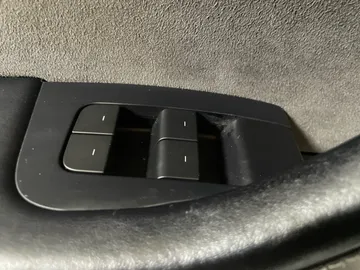 2021 Tesla Model 3 - image 24