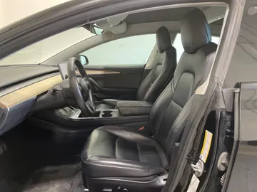 2021 Tesla Model 3 - image 3