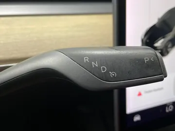 2021 Tesla Model 3 - image 23