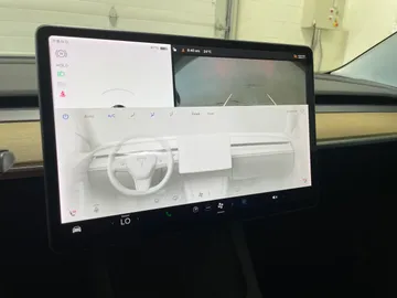 2021 Tesla Model 3 - image 20