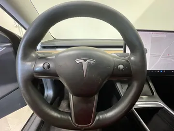 2021 Tesla Model 3 - image 22