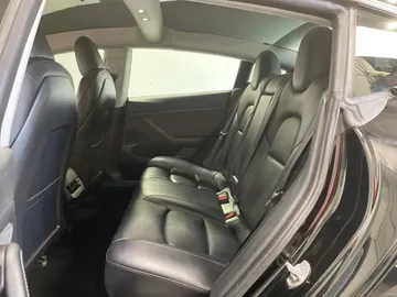 2021 Tesla Model 3 - image 15