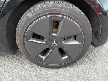 2021 Tesla Model 3 - image 7