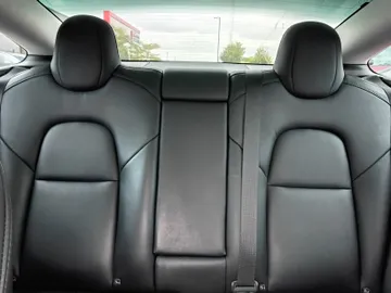 2021 Tesla Model 3 - image 8