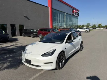 2022 Tesla Model 3 - image 3