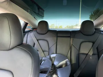 2022 Tesla Model 3 - image 7