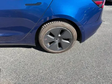 2022 Tesla Model 3 - image 7