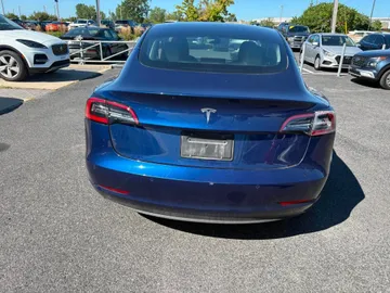 2022 Tesla Model 3 - image 6