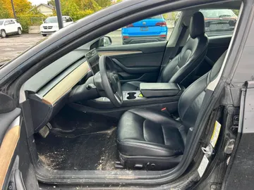 2021 Tesla Model 3 - image 8