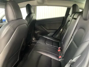 2021 Tesla Model 3 - image 15