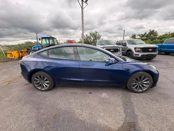 2021 Tesla Model 3 - image 4