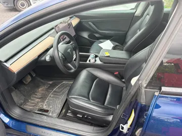 2021 Tesla Model 3 - image 8