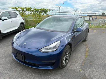 2021 Tesla Model 3 - image 3
