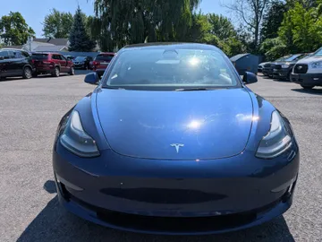 2022 Tesla Model 3 - image 2