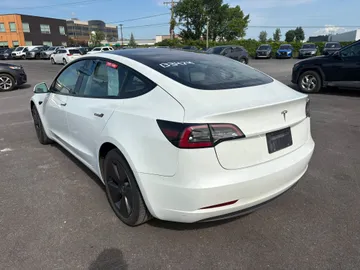 2022 Tesla Model 3 - image 4