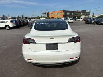 2022 Tesla Model 3 - image 6