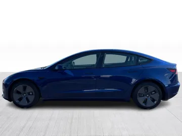 2022 Tesla Model 3 - image 11