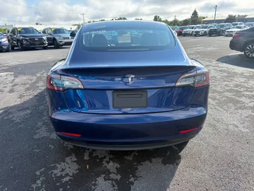 2022 Tesla Model 3 - image 6