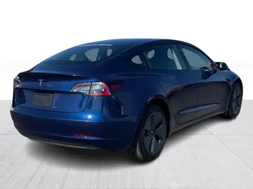 2022 Tesla Model 3 - image 15