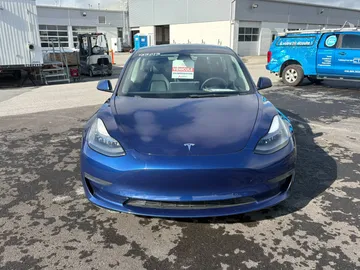 2022 Tesla Model 3 - image 2