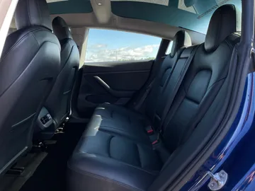 2022 Tesla Model 3 - image 16
