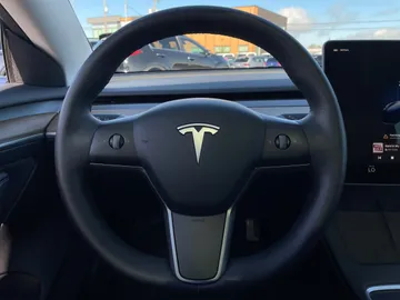 2022 Tesla Model 3 - image 17