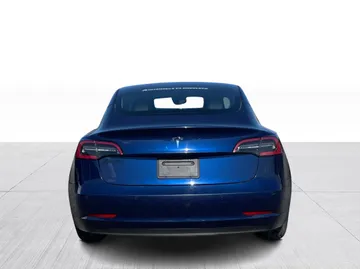 2022 Tesla Model 3 - image 13
