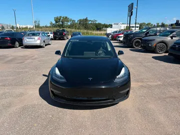 2019 Tesla Model 3 - image 2