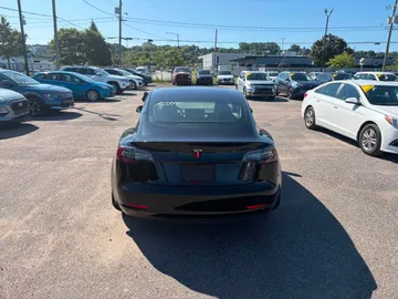 2019 Tesla Model 3 - image 7