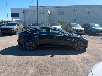 2019 Tesla Model 3 - image 6