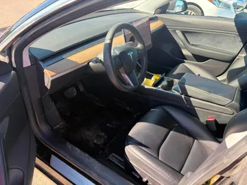 2019 Tesla Model 3 - image 8