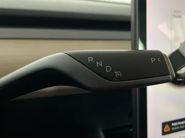 2019 Tesla Model 3 - image 23