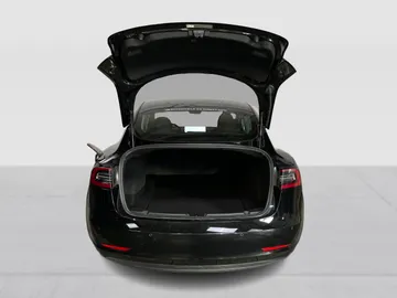 2019 Tesla Model 3 - image 12